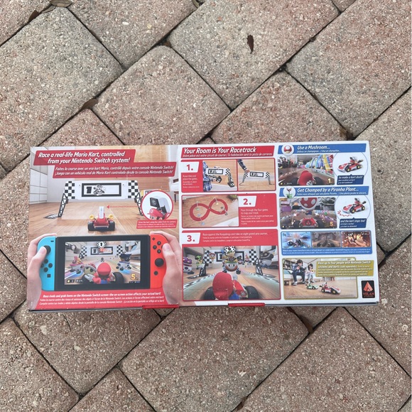 Mario Cart Live: Home Circuit - Picture 2 of 5